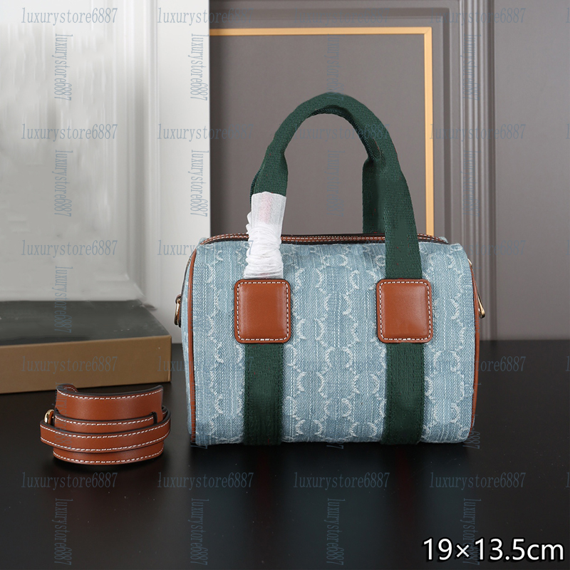 Designer Ladies 2025 New Denim Light Blue Underarm Casual Bag Crossbody Bag Pillow Bag Retro Style Commuter Bag Handbag Purse m3692148