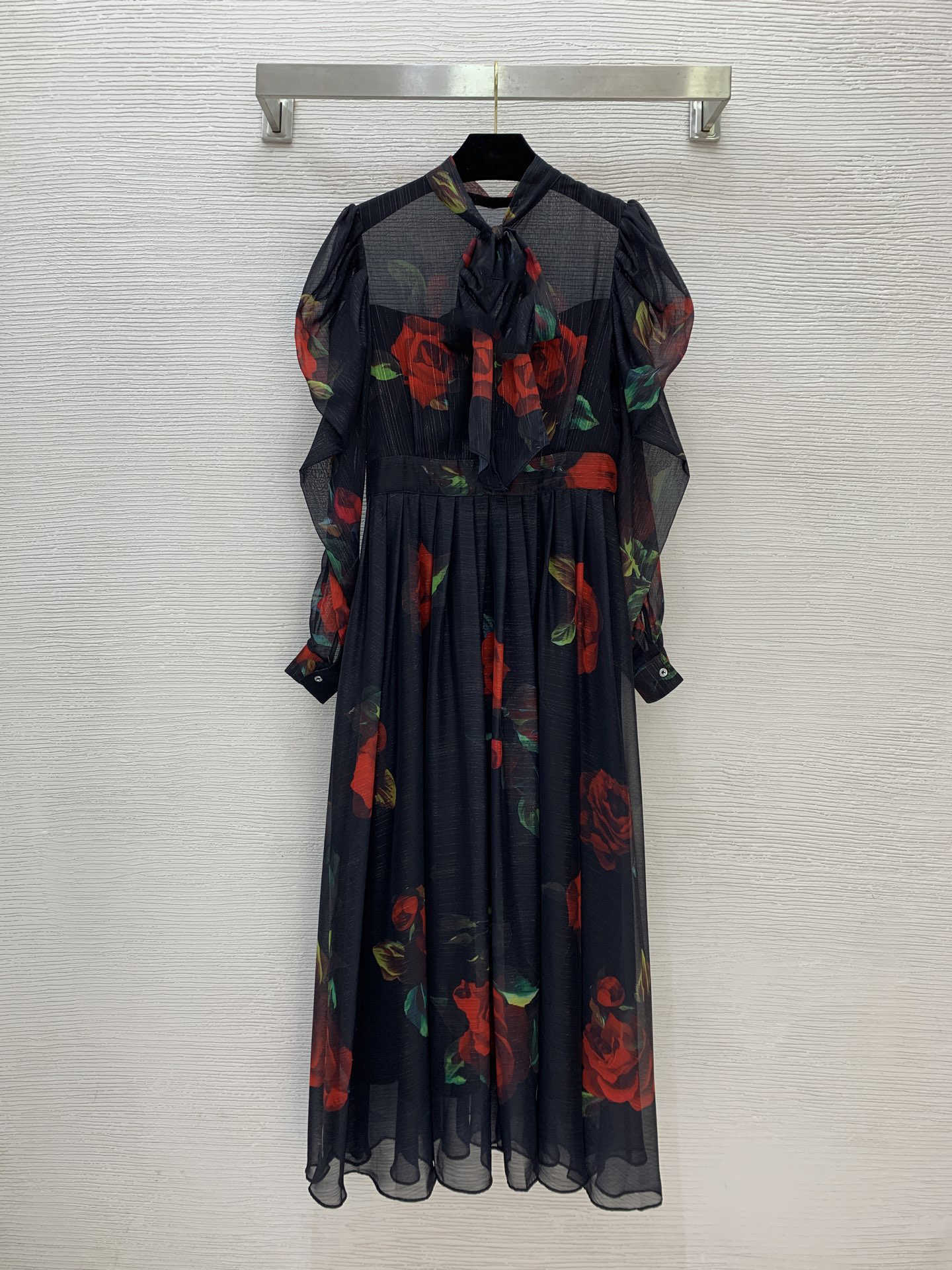 Robe de créateurs à imprimé rose pour femmes Filetage Gold Embroderie Robe d'arc à manches bouffantes Robes de mode à manches longues