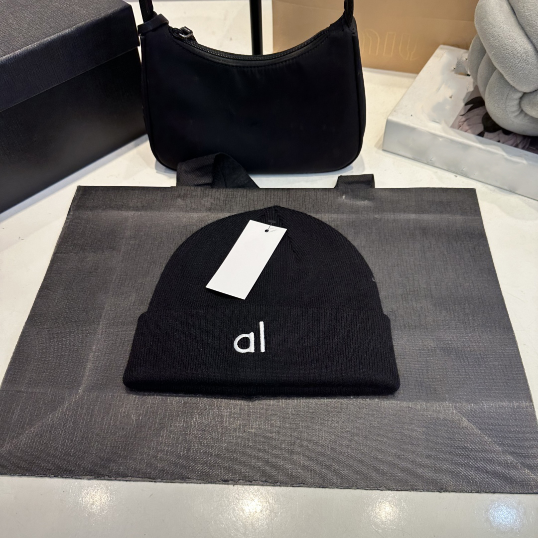 12A designer beanie luxury beanie knitwear hat Alphabet design Winter Warmth beanie knitted hat letter design hat Christmas gift hat 10 colors very