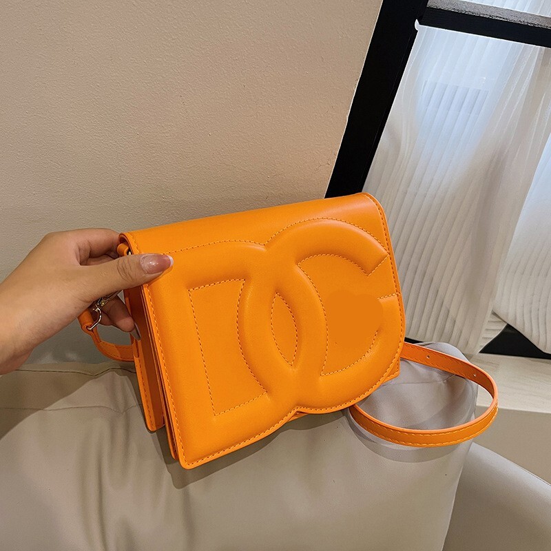 Designer New 2026 Bag Shoulder Bag Luxury Classic Leather High Quality Handbag Purse Designer Bag D Letter Solid Color Women Fashion Bag Crossbody B
