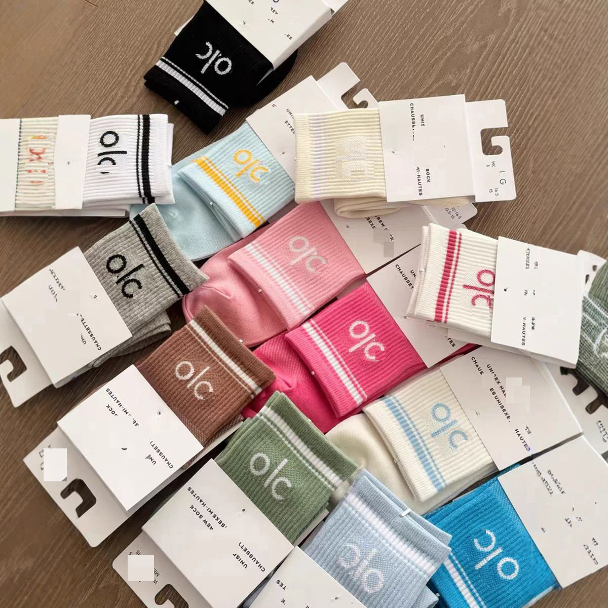 aaloo Mens and womens socks: Fashionable and classic cotton high socks in a variety of colors Running basketball and football sports socks-image-1077761386