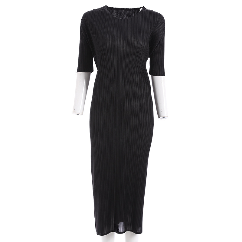 (405) Large size short-sleeved dress for women in summer, round neck, slit back, slimming, pleated one-step skirt, long style