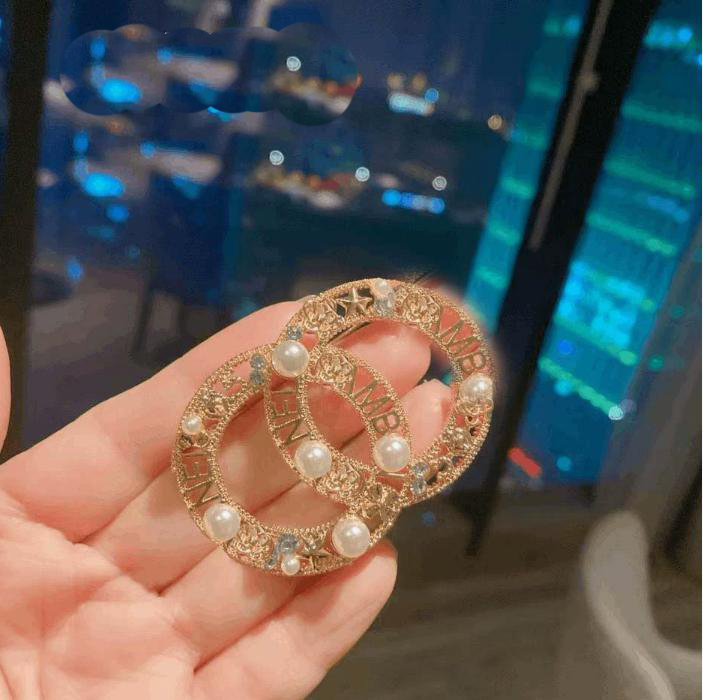 Luxury Grace Brand Letter Brooch Designer Brooches Hollow letter Pearl For Women Charm Jewelry Accessorie Wedding Gift High Quality-image-853164309