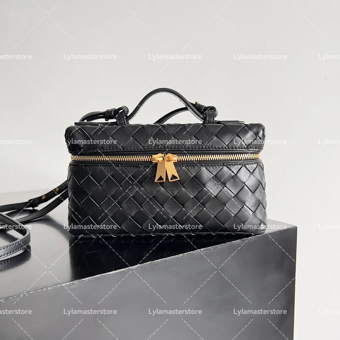 Master quality designer cosmetic bag: cowhide crossbody handbag knitted women's bag with rope box in multiple colors