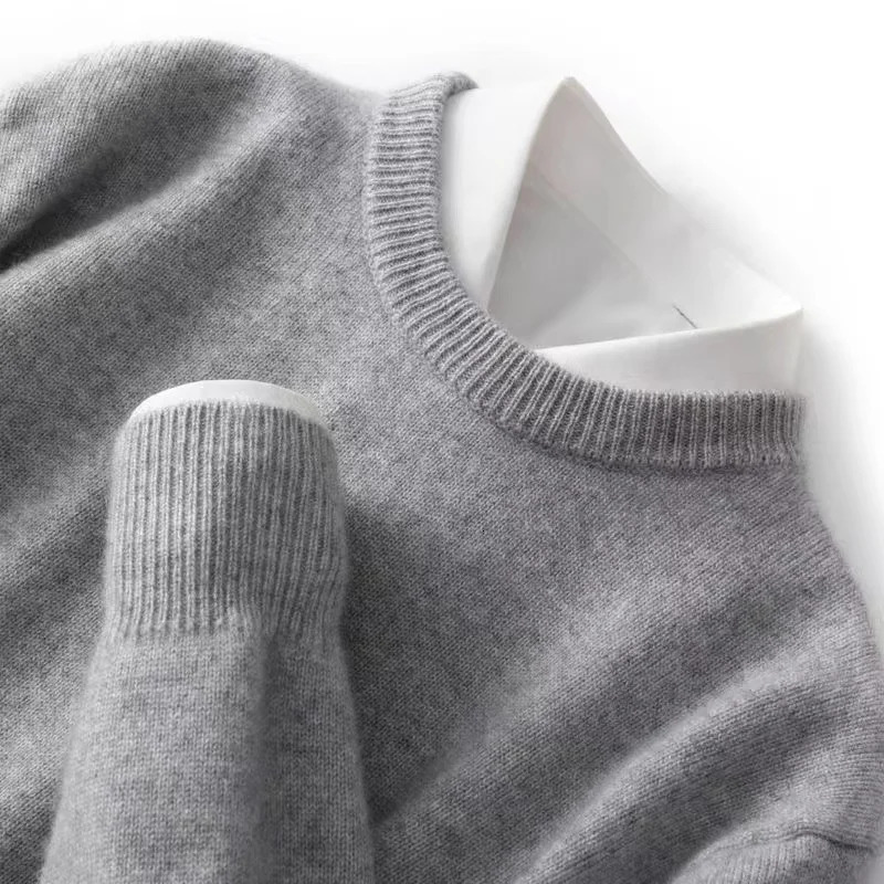 2024 AutumnWinter Mens Business Casual Round Neck Thin Knitted Pullover Sweater Warm and Fashionable High Quality 241223Z