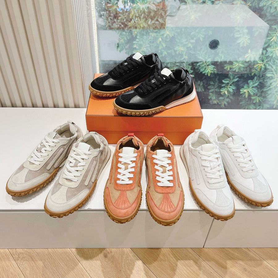 Top de qualité Unisexe Running Sneakers Low-top Lace-Up Splice Flat Trainers Chaussures Chaussures de vacances Luxury Designer Tennis Chaussures