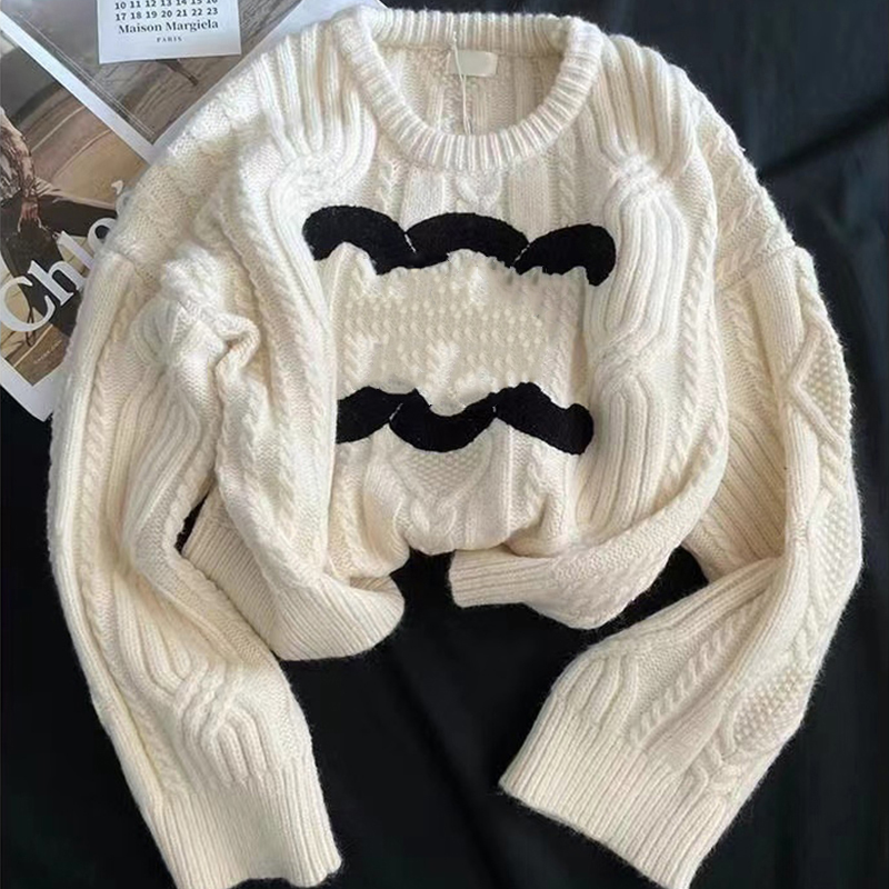 Embroidered sweater sweater women's autumn and winter 2024 new fragrance temperament zipper cardigan coat