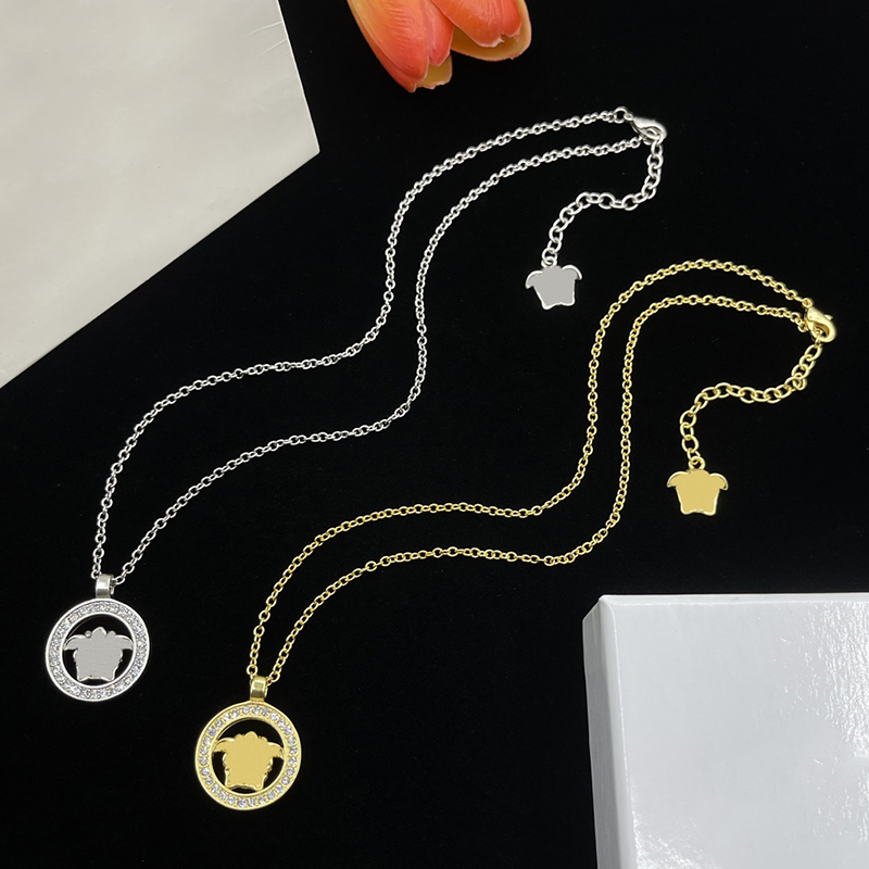 Luxe MEDUSA Pendentif Collier Designer collier couleur or femmes collier femmes lettres à la mode punk hommes émail cool rue femmes pendentifs co