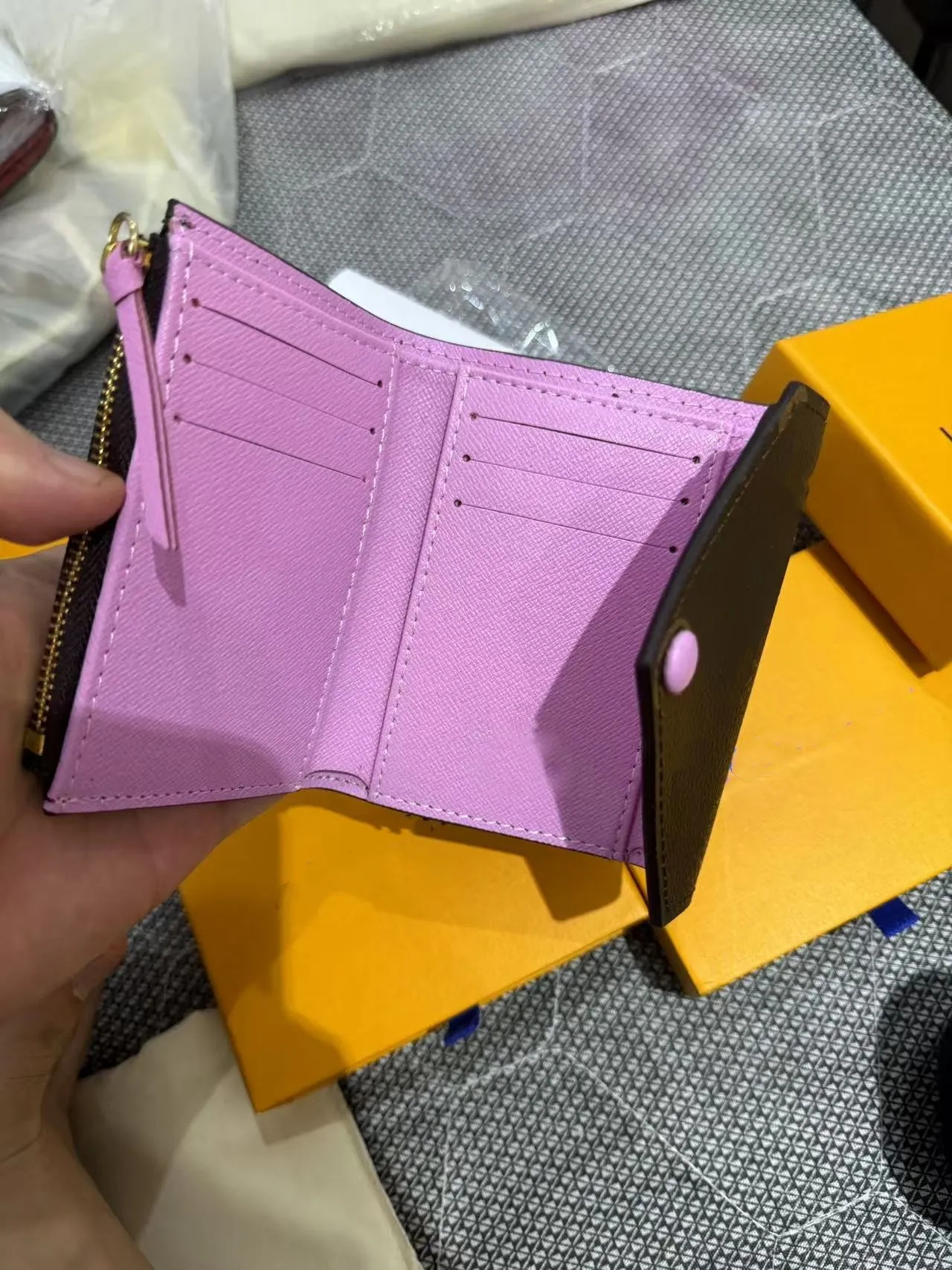 fashion Designer wallets classic 5A quality women credit card holder bags fashion a variety of styles and colors available wholesale short wallet Pu