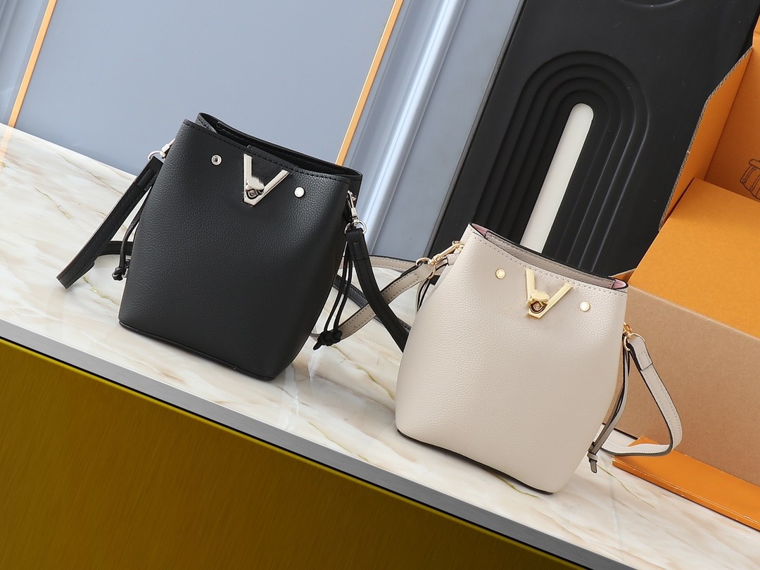 Designer Nano Lockme épaule femme en cuir Hobo Hobo Handbag M68709 Mini Backet Bag Totes Cross Body Wallet Sac Luxe Messenger
