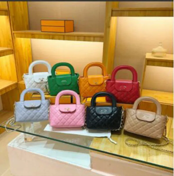 Evening Bags Autumn winter 2024 new style handbag Gold chains Women bag fashion single shoulder crossbody bag small square bag CH0204