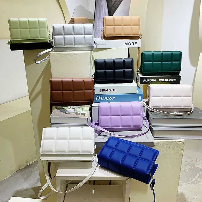 Ladies Bags Network Red Checkered Bag Womens New Fashion Style One Shoulder Embossed Cross Small Square Z250115