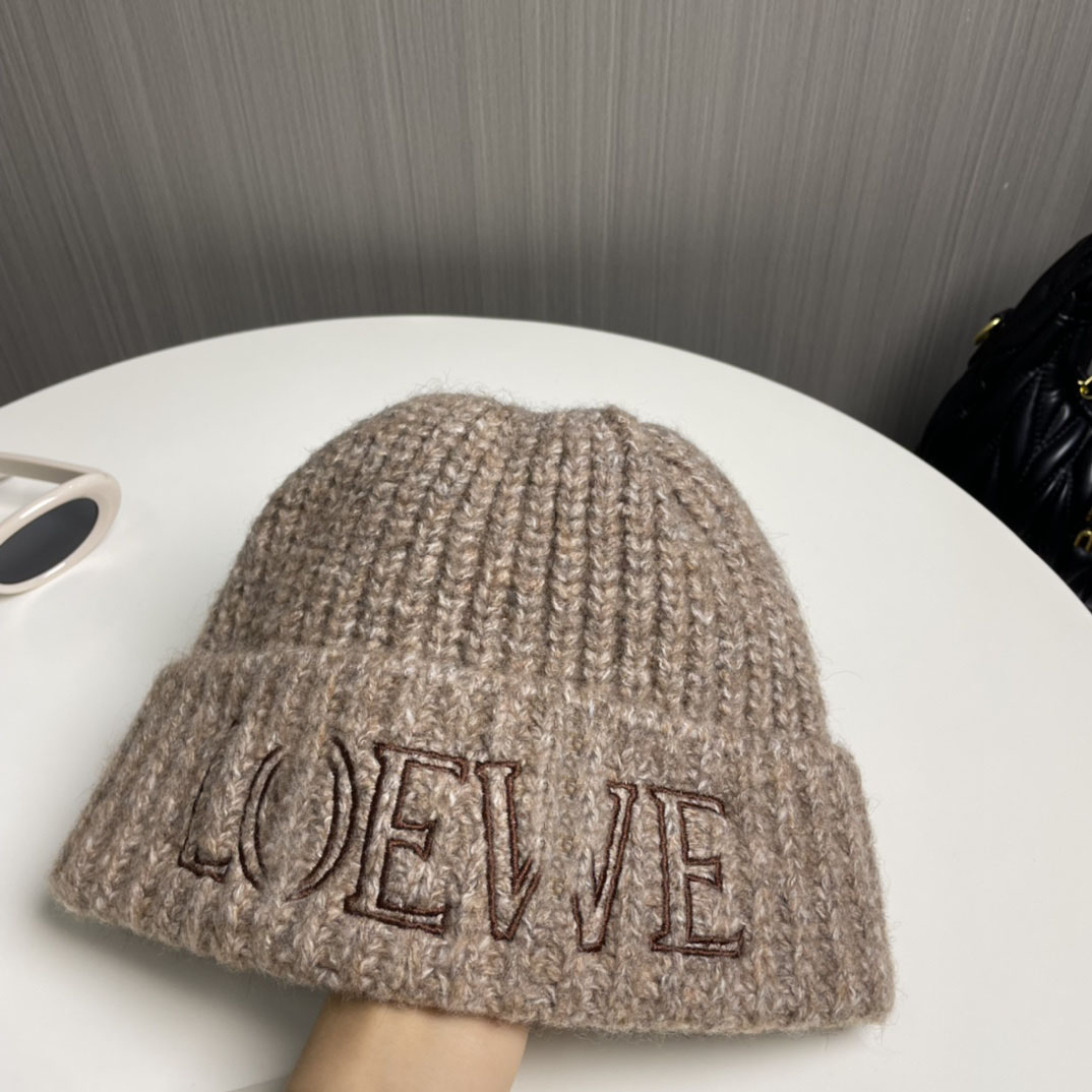 Top LEWE Beanie 2025 Classic Luxury Designer Wool Knitted Hat Men's and Women's Hat-image-938192013