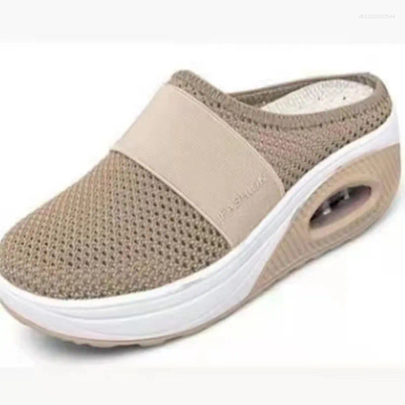Slippers 2025 Summer Style Women's Wedge Retro Anti Slip Casual Thick soled Sandals Large Size Beach Walking