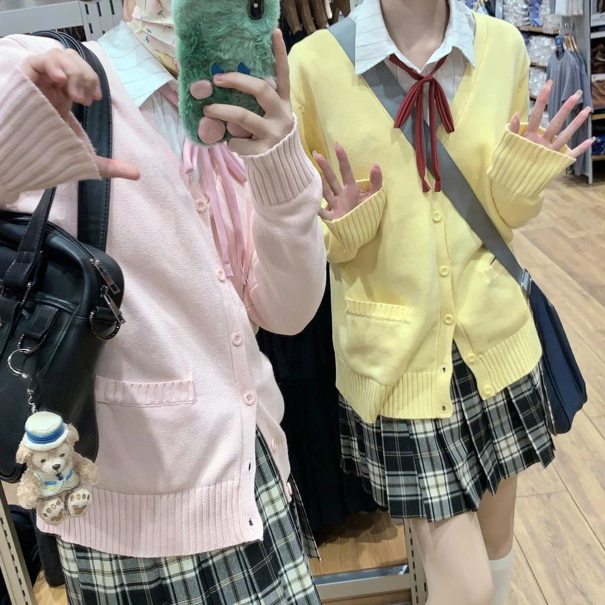 Anime Yellow Knitted Cardigan 2025 Spring and Autumn JK Shirt Coat Long Sleeve Vneck Womens Top 250107Z