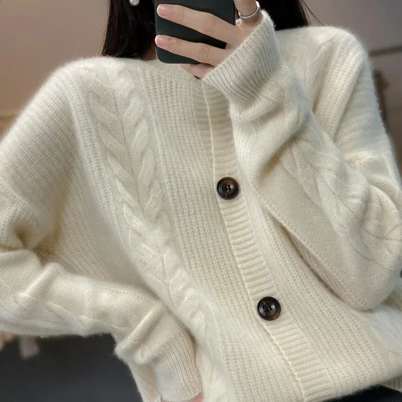 Spring 100 Pure Cashmere Sweater Coat Womens Loose Vintage Short Style Thickened Wool Knitted Cardigan 250107Z