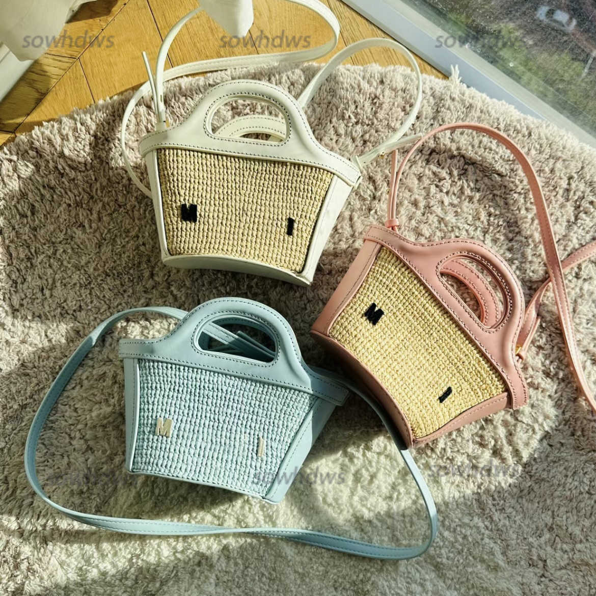 Totes Sac de créateur de luxe pour femme, sac à main style vacances tissé, sac seau en cuir de vache brodé, sac à bandoulière simple, sac à bando
