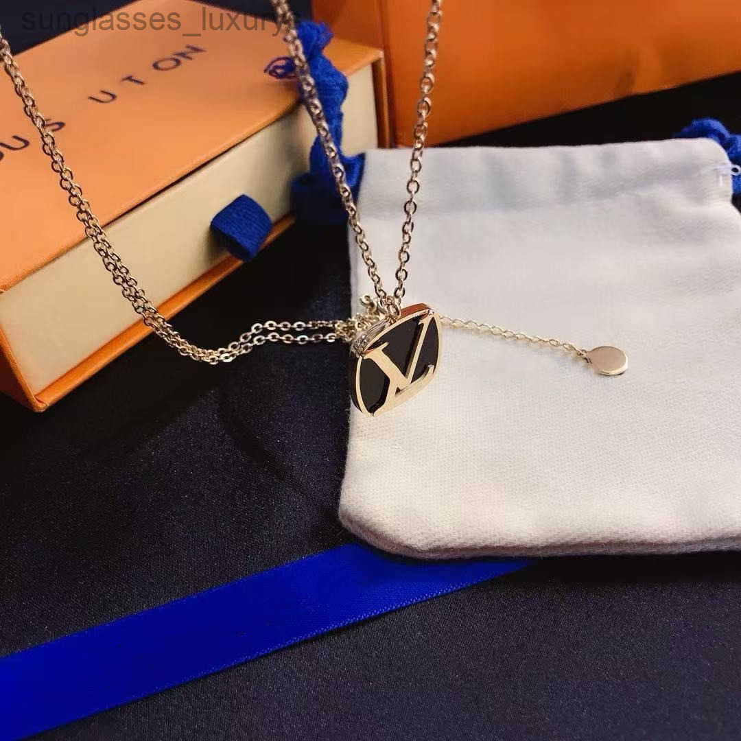 Colliers de bijoux de créateurs
