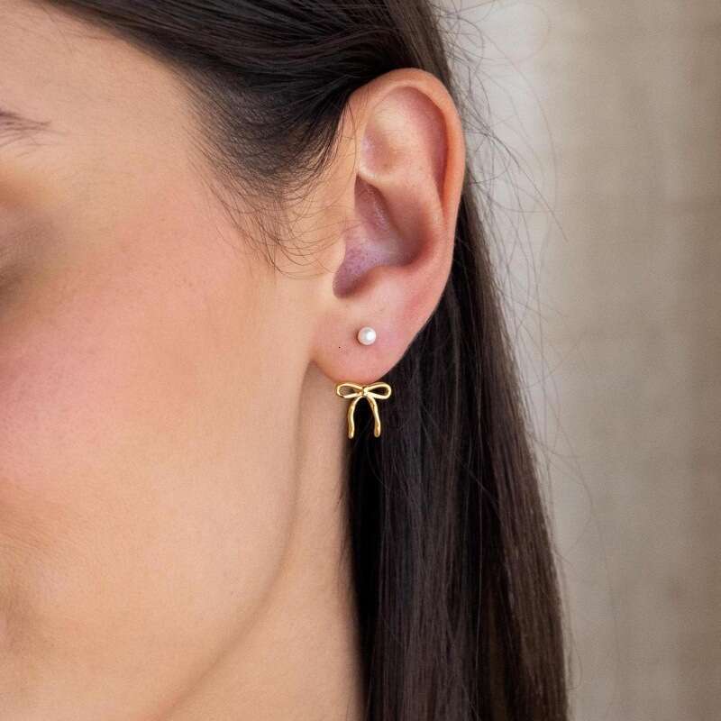 Gold-Plated Copper Bowknot Exquisite with High-End Design Sense 2024 New Niche Earrings