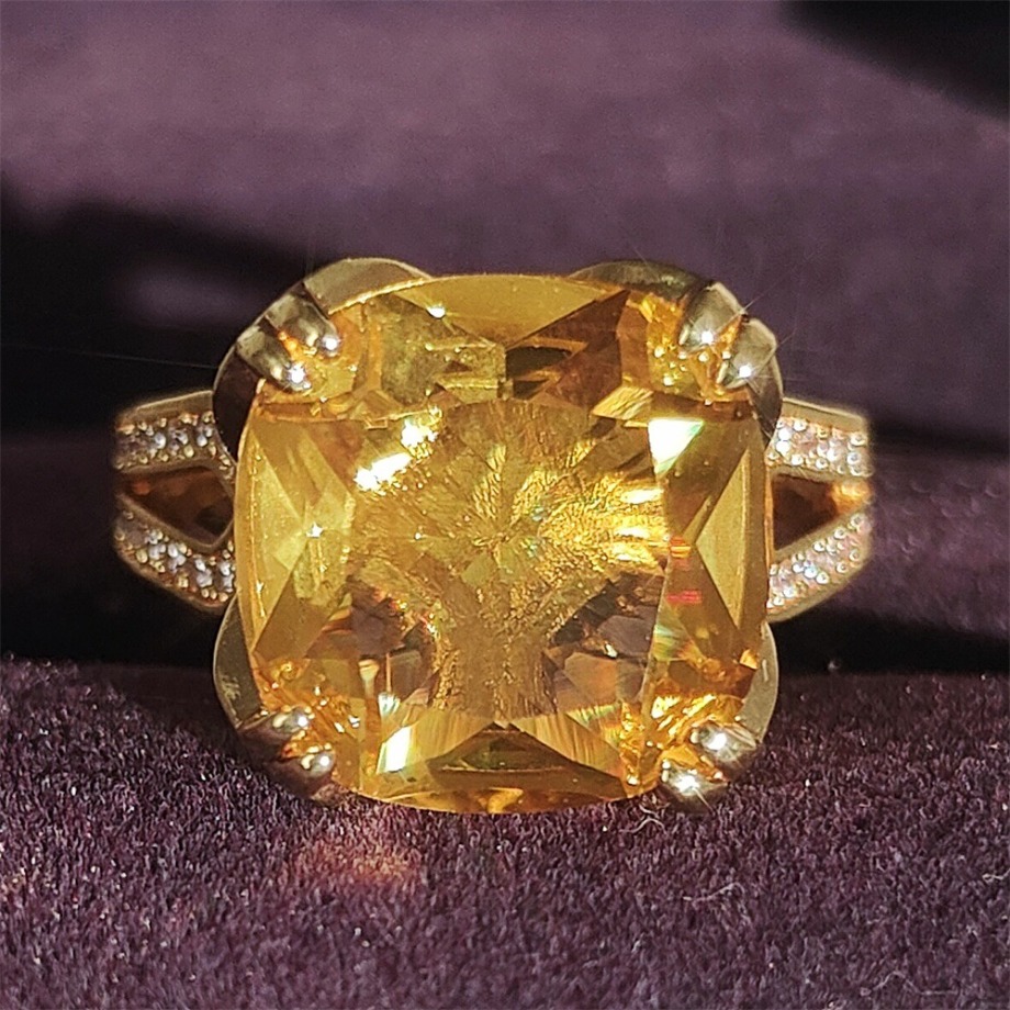 Luxury Crystal Designer Diamond Rings Girl Citrine Ring Gold-Plated Brass Ring Elegant Charm Inlaid Zircon Wedding Band Jewelry Accessory