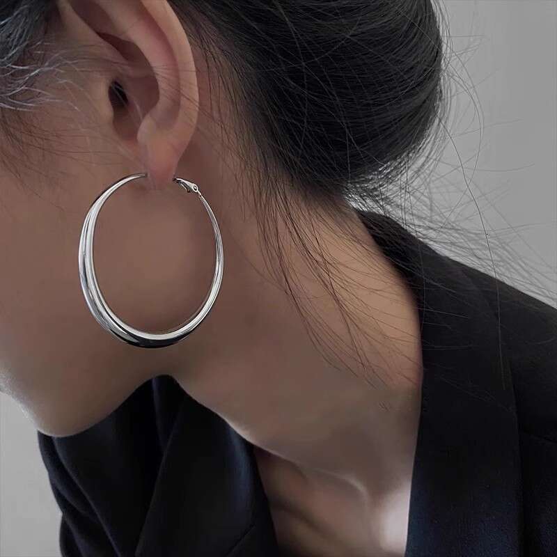 Exaggerated Large for Women, Autumn and Winter 2024 New Unique Ins Niche Design Sense Hoop Earrings