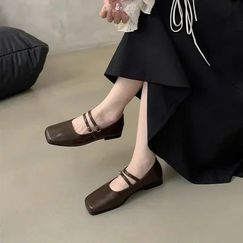 Square Toe Comfortable Casual and Versatile Spring and Summer Flat Shoes Elegant and Fashionable Retro Womens Shoes 250731