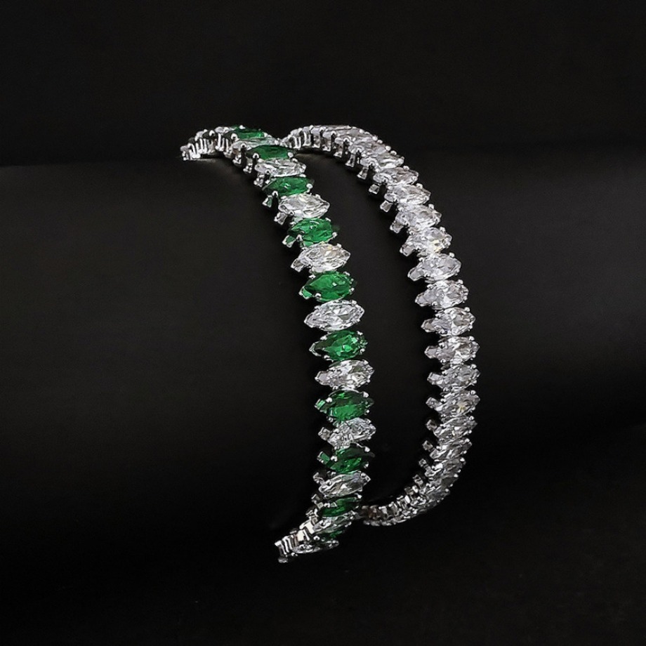 Fashion Designer Bangle Shiny Diamond Studded Bracelets White Green Zircon Bracelets Women Wedding Banquet Jewelry Gift