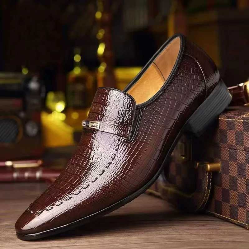 Mens Leather Shoes Business Dress Shoes New Classic Slip Office Shoes Social Mens Loafers Luxury Odile Pattern Mens Shoe XJ250801