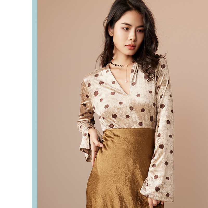 Womens Elegant Brown Polka Dots long-sleeved Simple V-neck T-shirt Advanced All-match Flocking Top 6112729
