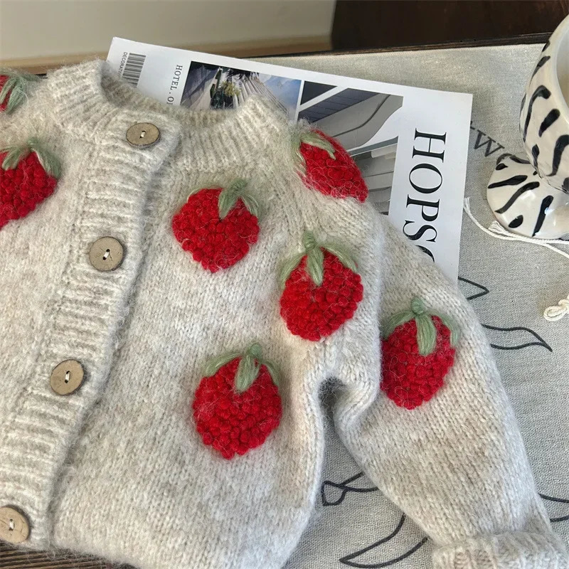 Baby Handmade Embroidered Strawberry Cardigan Sweater for Girls Spring and Autumn Fashionable Sweater Children Warm Cardigan 250731