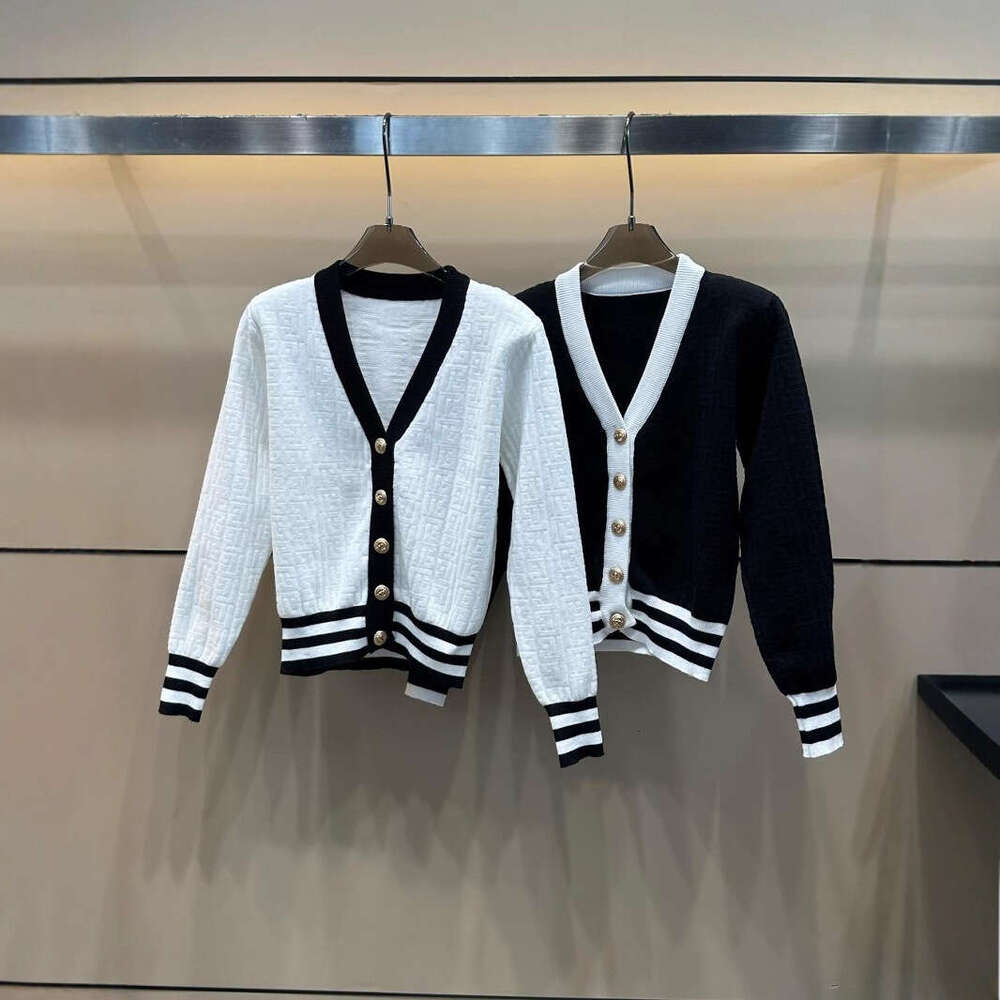 20 Early Autumn New Style Dark Pattern Jacquard Button Knitted Long Sleeve V-Neck Cardigan Loose Versatile Women's Top B5