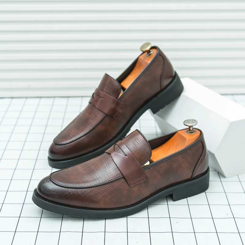 igh Quality Brogues Mens Social Shoes British Dress Formal Leather Men Large Size 48 Wedding Business Leather Shoes For Male XJ250801