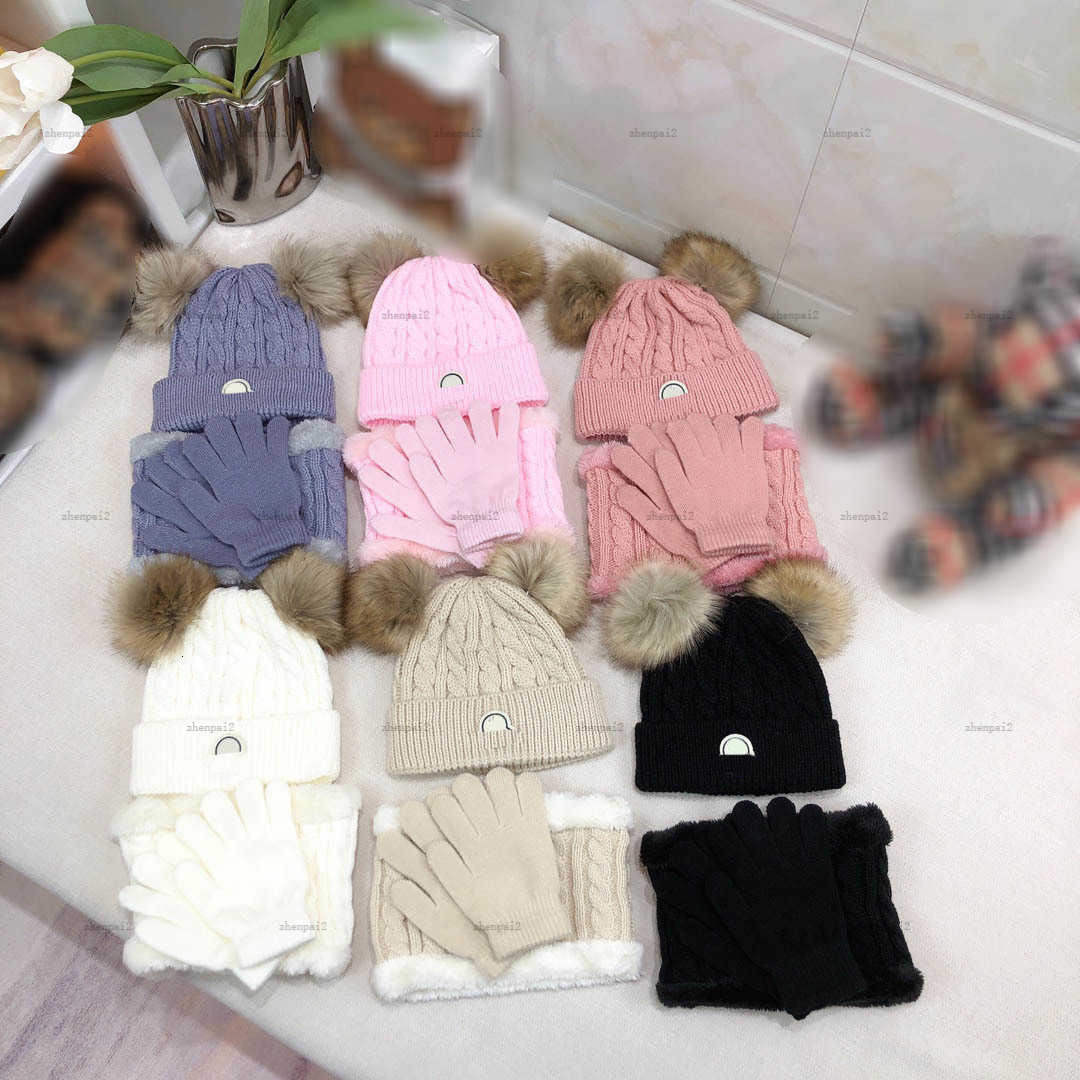 Luxury baby Cap suits designer kids Winter knitted set Including brand box Size 3-12 high quality three-piece Warm Hat+scarf+gloves A354X10N274