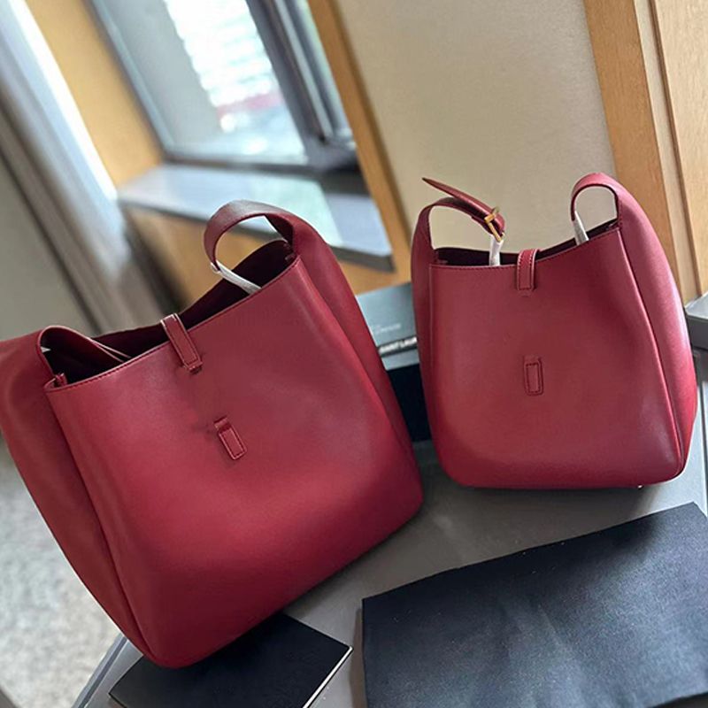 2024 Sacs à bandouliers de créateurs Luxury Fashion Femmes Femmes Tempérament polyvalent Personnalité exceptionnelle de haute qualité Généreuse V