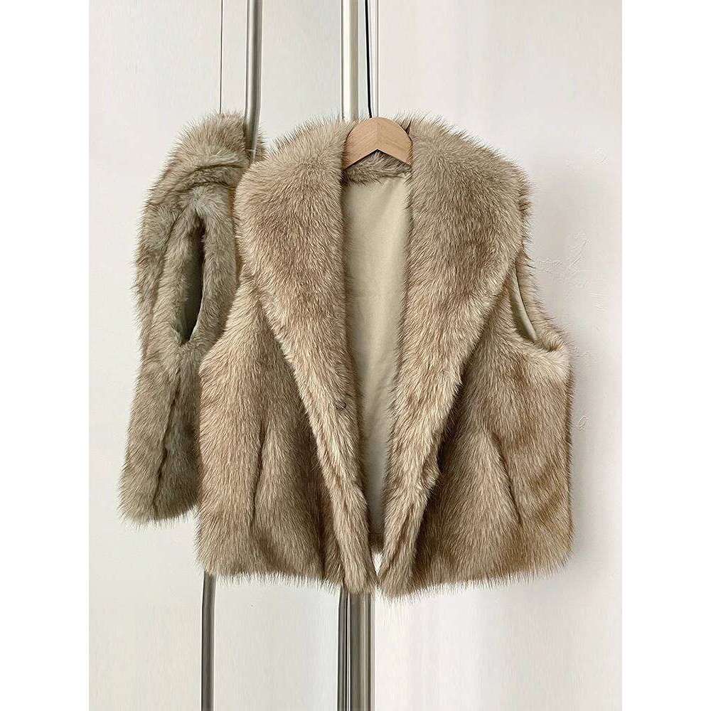 Aynaray 2025 Winter Faux Fur Vest Jacket Solid Khaki Sleeveless Thick Warm Outwear Fluffy Coat For Women
