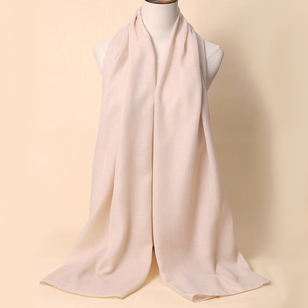 K1562 Cross-border encrypted cotton ethnic style scarf new headscarf Malaysian long scarf gauze hijab solid color wholesale