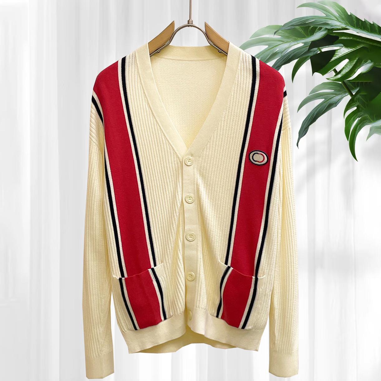 2025 New High Quality Designer Men's Sweater, Fashionable V-neck Knitted Sweater, Classic Checkered Button Sweater, Cardigan, Casual Versatile