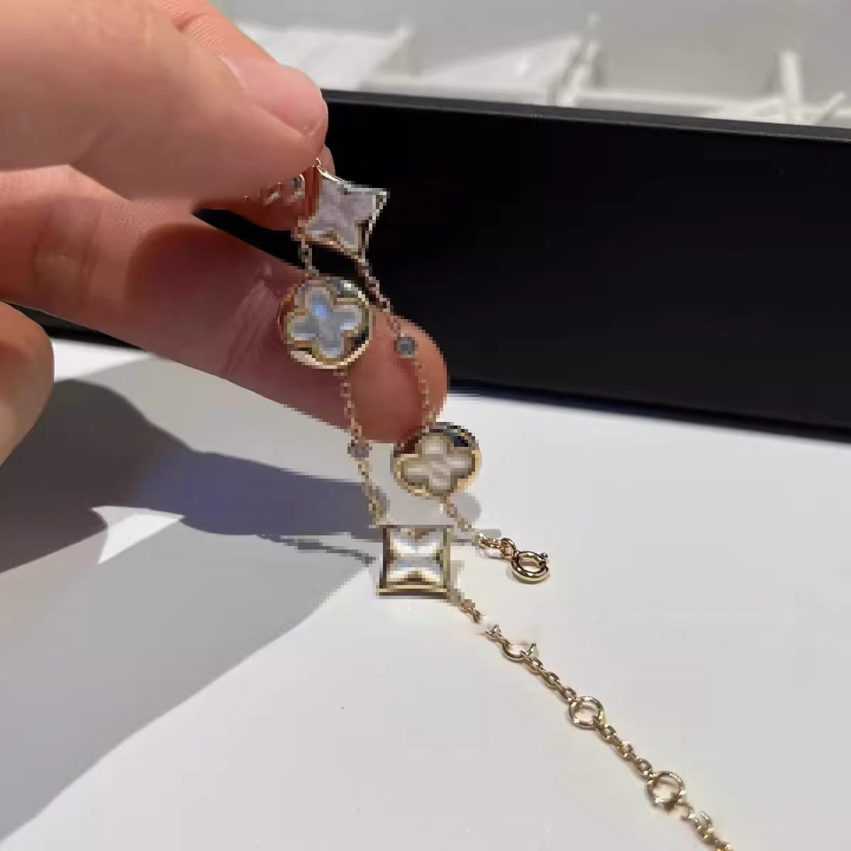 High Version Clover Chain bracelets mother of pearl Designer Bracelet Gold Plated 18K Five Flowers Four Leaf Clover Bracelet Light Luxury Set neckla