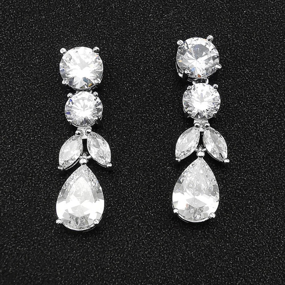 Luxury Designer Earrings Leaf Droplet Design Crystal Earrings Classic 925 Silver Plating Long Stud Dangle Zircon Earrings Geometric Woman Jewelry We