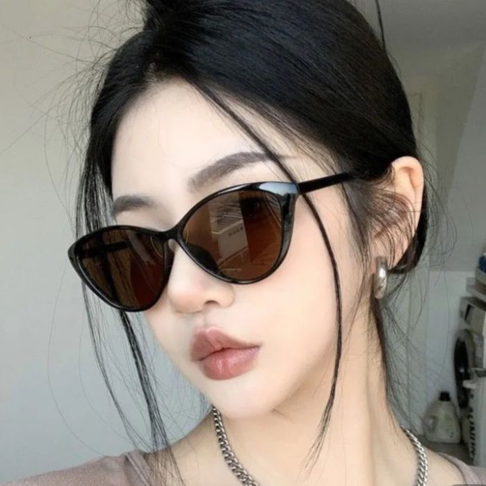 Free Shipping 2025 New Designer Sunglasses Cat Eye Sunglasses Ins Ultra-light Fashion UV Protection Big Face Slimming Hot Girl Retro Sunglasses Suns