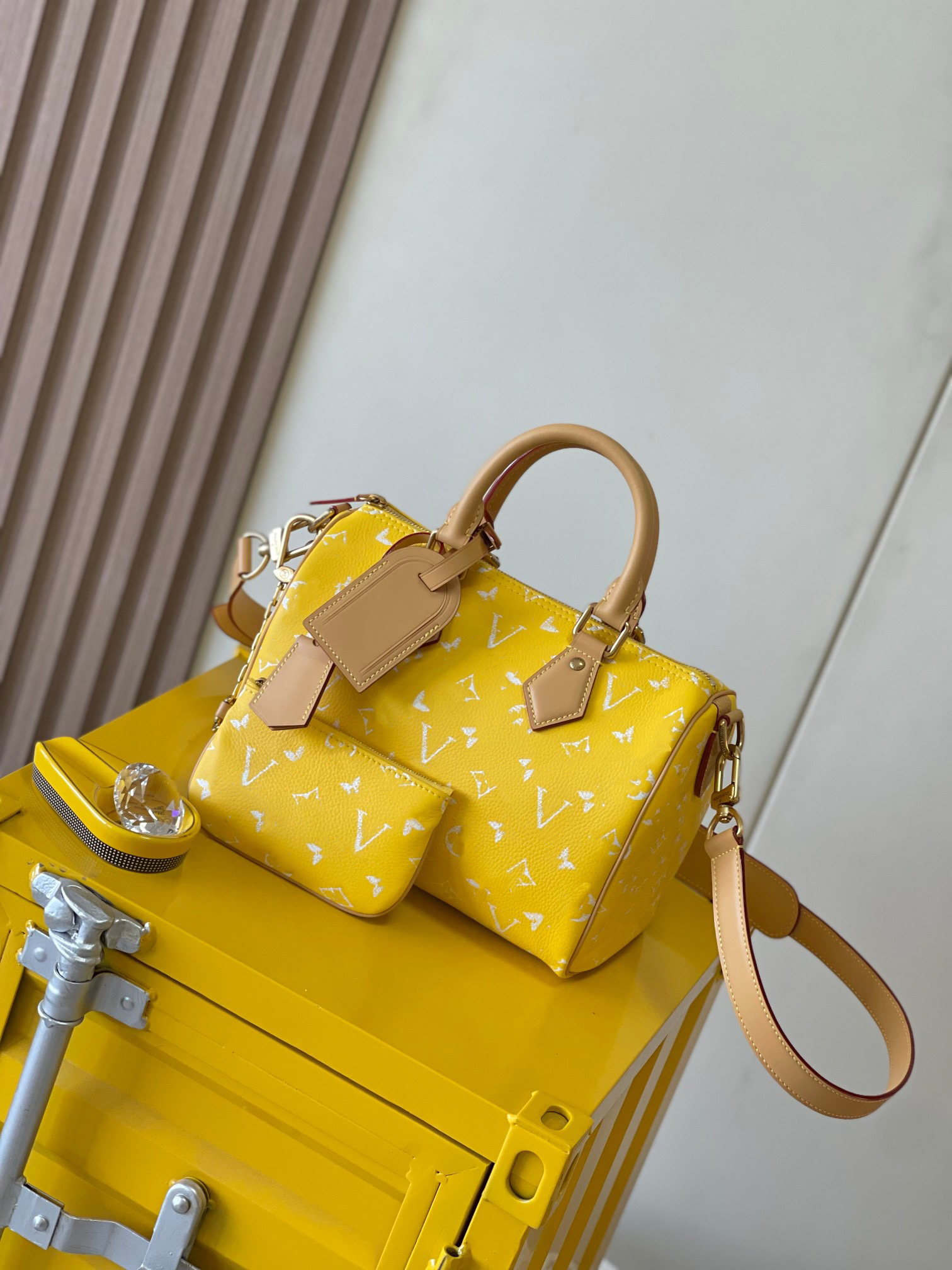 AAAAA ss95 2025 New Fashion Brand Handbag Boston Bag Women's Travel Bag Fashionable All-match Crossbody Bag Advanced Pillow Bag