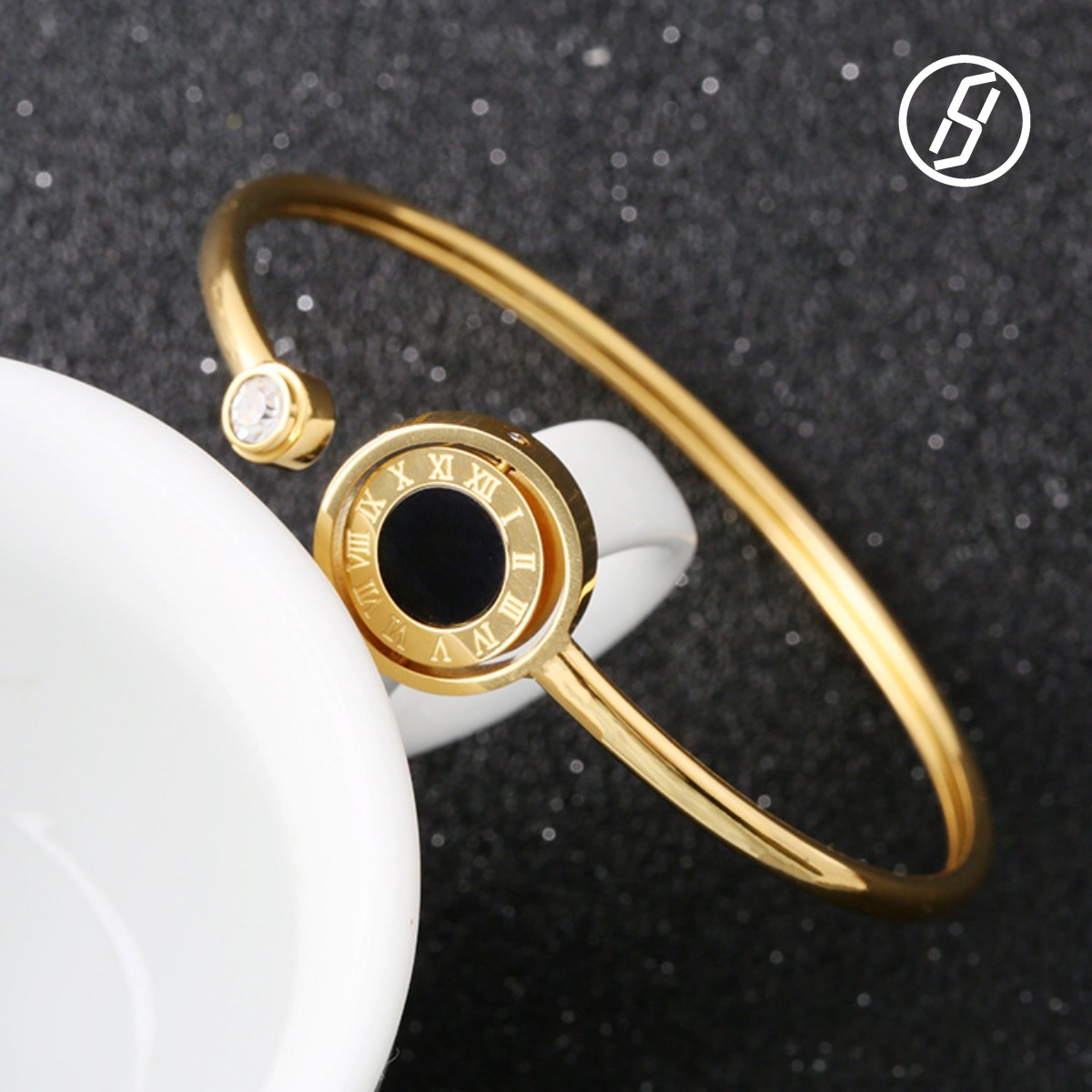 Titanium Steel Aromatherapy Bracelet Korean Style Fashionable Simple Creative Women's Diamond-inlaid Black and White Fritillary Hollow Bracelet