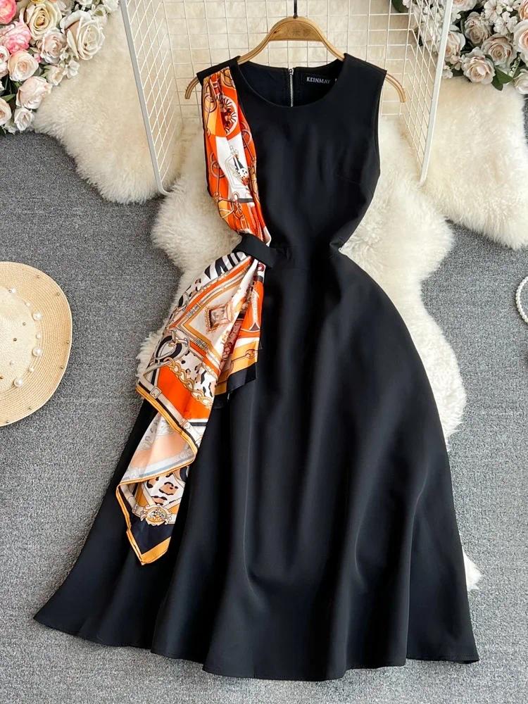 Robes décontractées 2025 Sans manches rétro Elegant Black Print Slim Long Robe Formel Forme