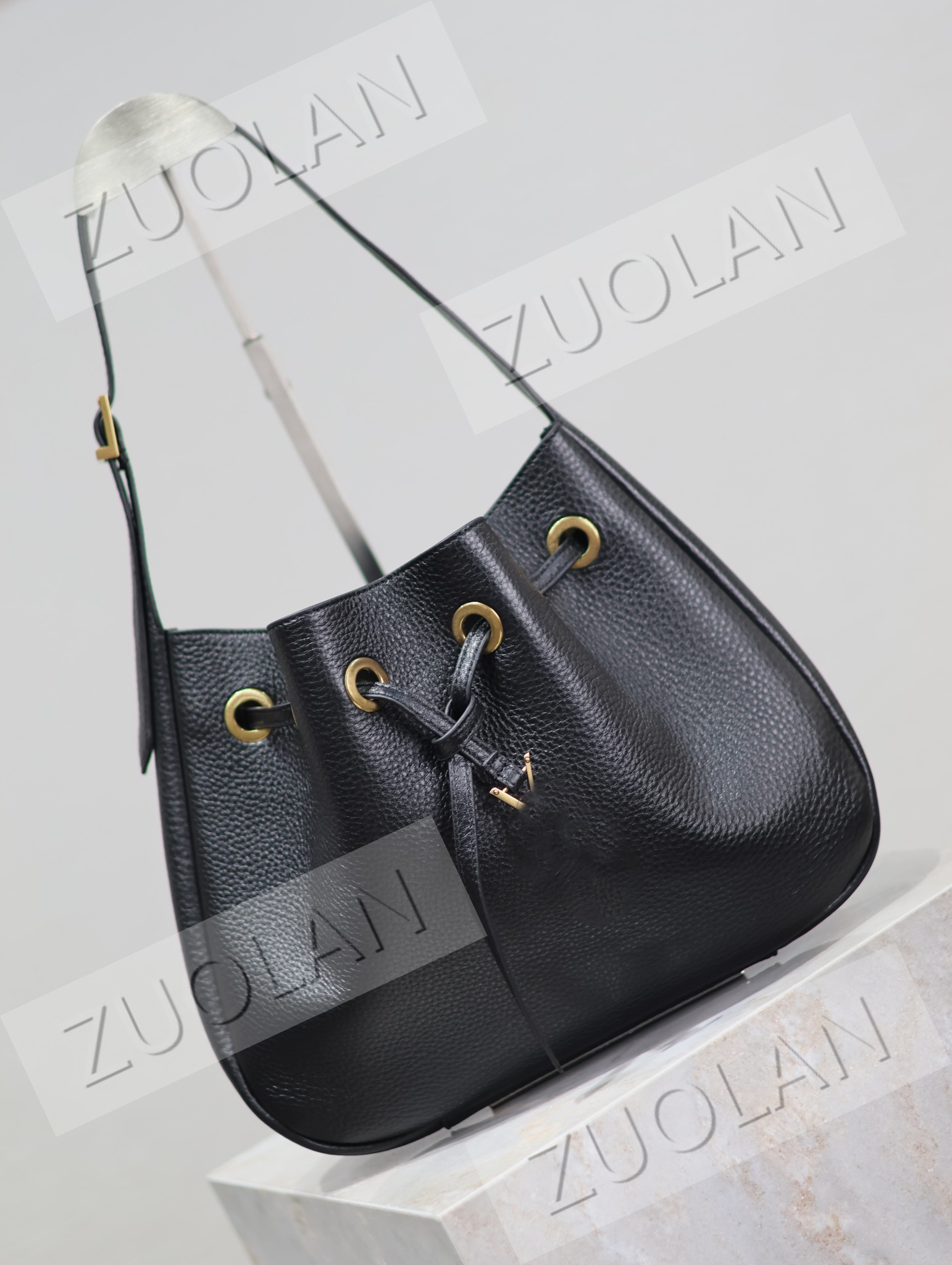 Designer Bag Evening Bags Paris Vii Grained Leather Drawstring Closure Hobo Bag Luxury Lining Supple Cowhide Designer Women Shoulder Bag Lady Undera