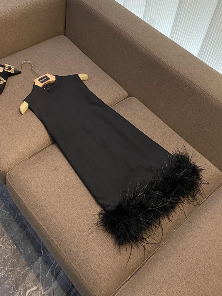 Autumn Black / Pink Solid Color Panelled Feather Dress Sleeveless Stand Collar Short Casual Dresses O4J271616
