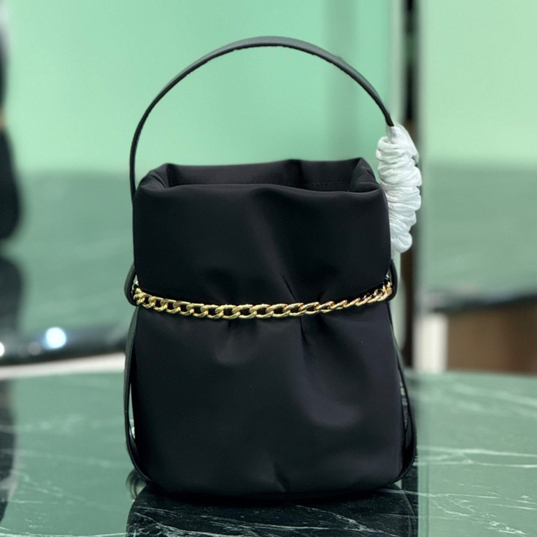 New Petit Nylon And Leather Mini Bucket Bag Luxury Designer Genuine Leather Golden Hardware Shoulder Bag Chain Closure Clutch Bag Women Casual Shopp