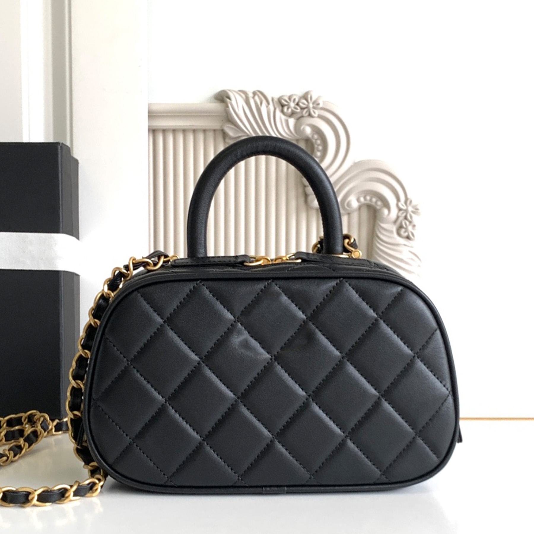 New 10A Mini Bowling Bag Luxury Designer Genuine Leather Golden Hardware Shoulder Bag Zipper Closure Crossbody Bag Fashion Women Casual Travel Shopp