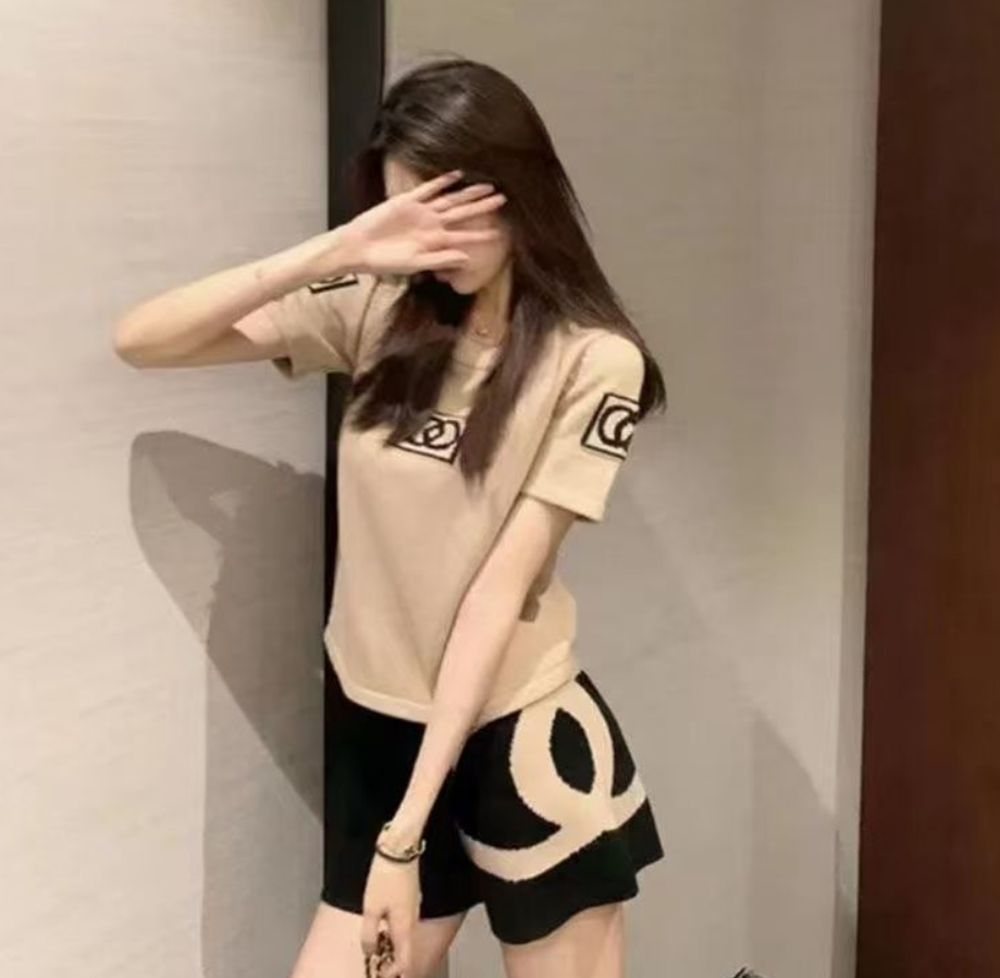 Designer Women Summer Crew Neck Sports Sets Leisure Suits Outdoor Fashion Two Piece Set Short Sleeved Tshirt Suit Men casual Loose Top