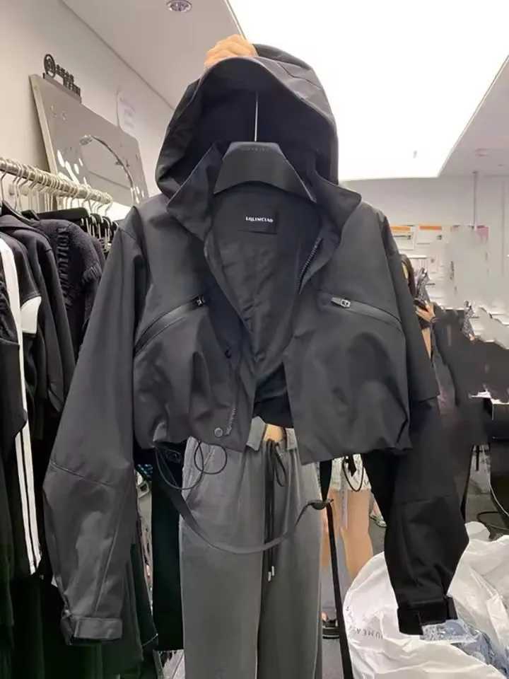 Fashion Short Hooded Jacket 2025 New Spring Black Loose Motorcycle Coats Female Street Windbreaker Short Basic Coat Z250804