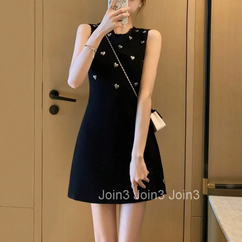 Womens Bodycon Dresses Summer Fashion Trend Heart Beading Casual Round Neck Sleeveless Tank Slim Fit Sexy Party Club Mini Dress
